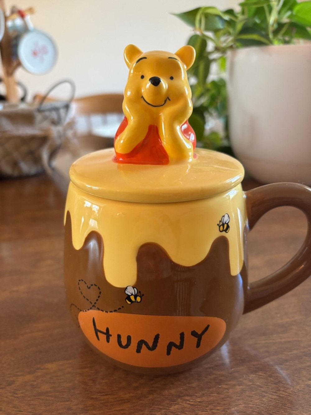 Winnie the Pooh "Hunny" Ceramic Mug with Lid
